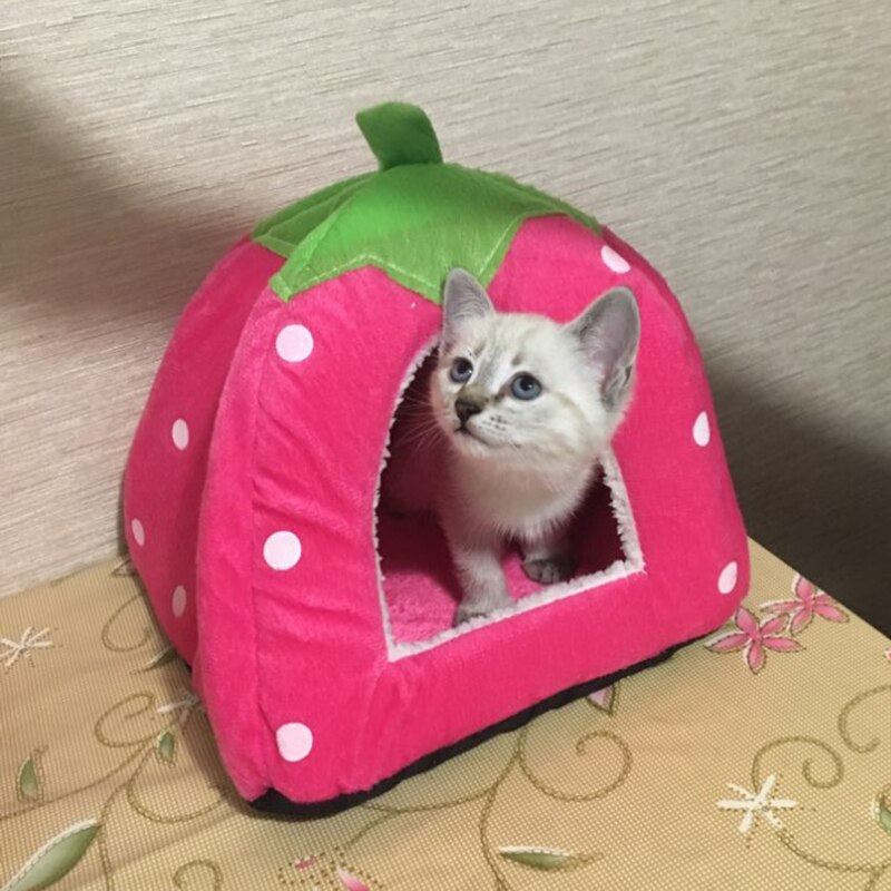 Cozy Pet Foldable Strawberry Nest Bed