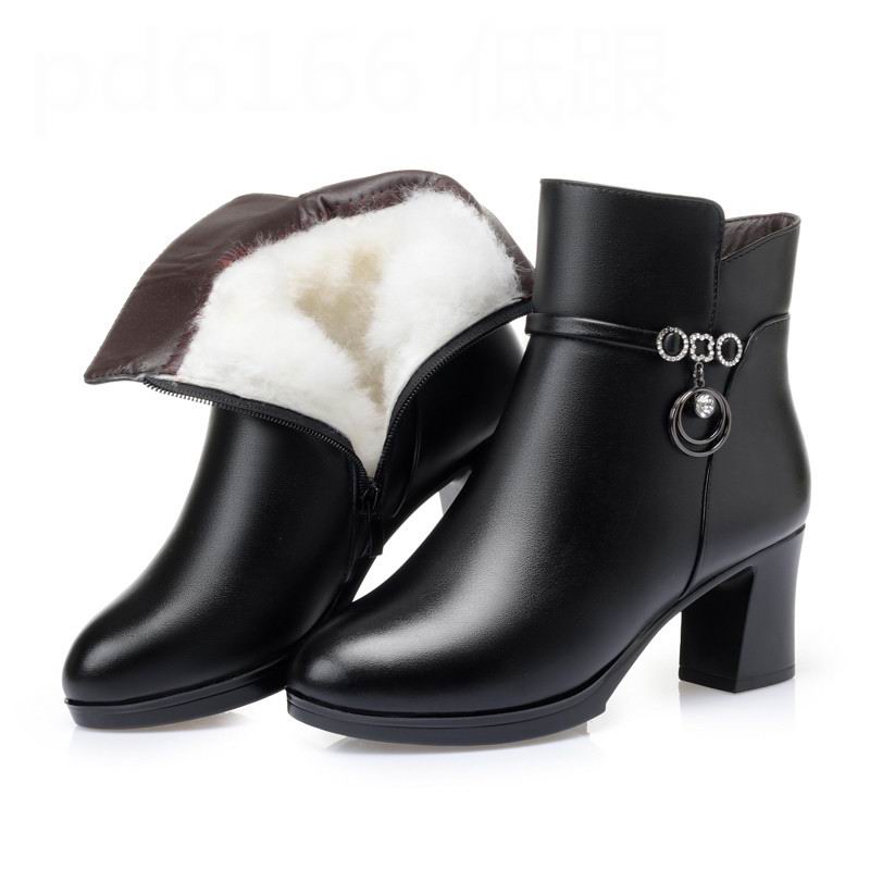 Stylish Women's Fur-Lined Ankle Boots